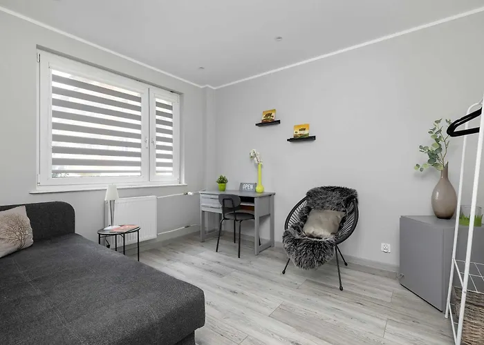 Bright Bardowskiego In Perfect For Remote Work By Renters *